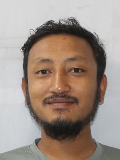 मदन डंगोल